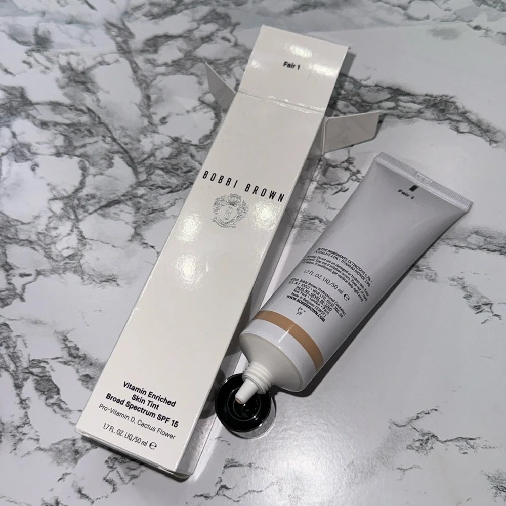 NWT Bobbi Brown vitamin enriched skin tint: Fair 1 Never used Still in box